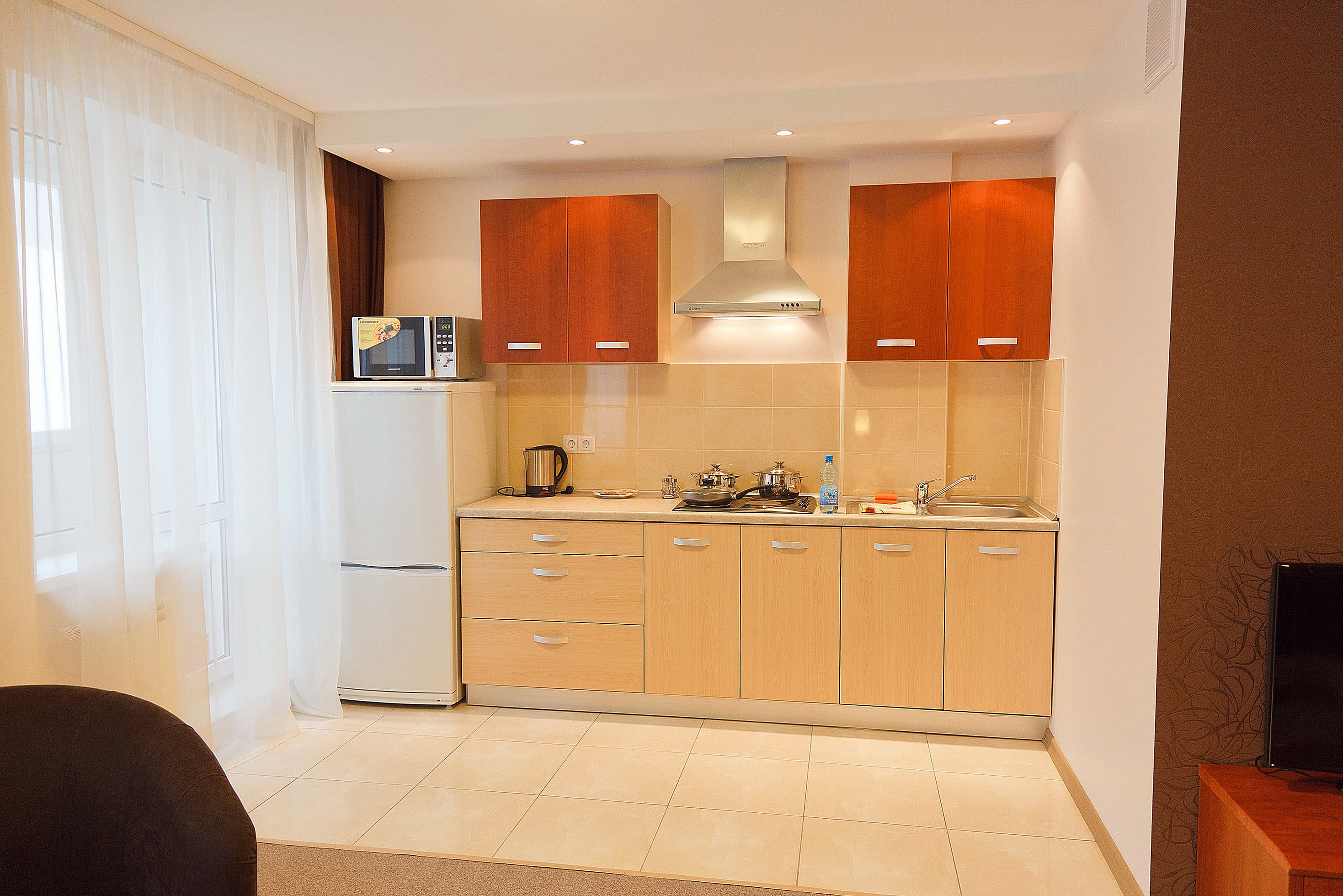 Студио DBL + SNGL — двуспальная кровать, 38 м², Comfort Hotel Минск — фото 3