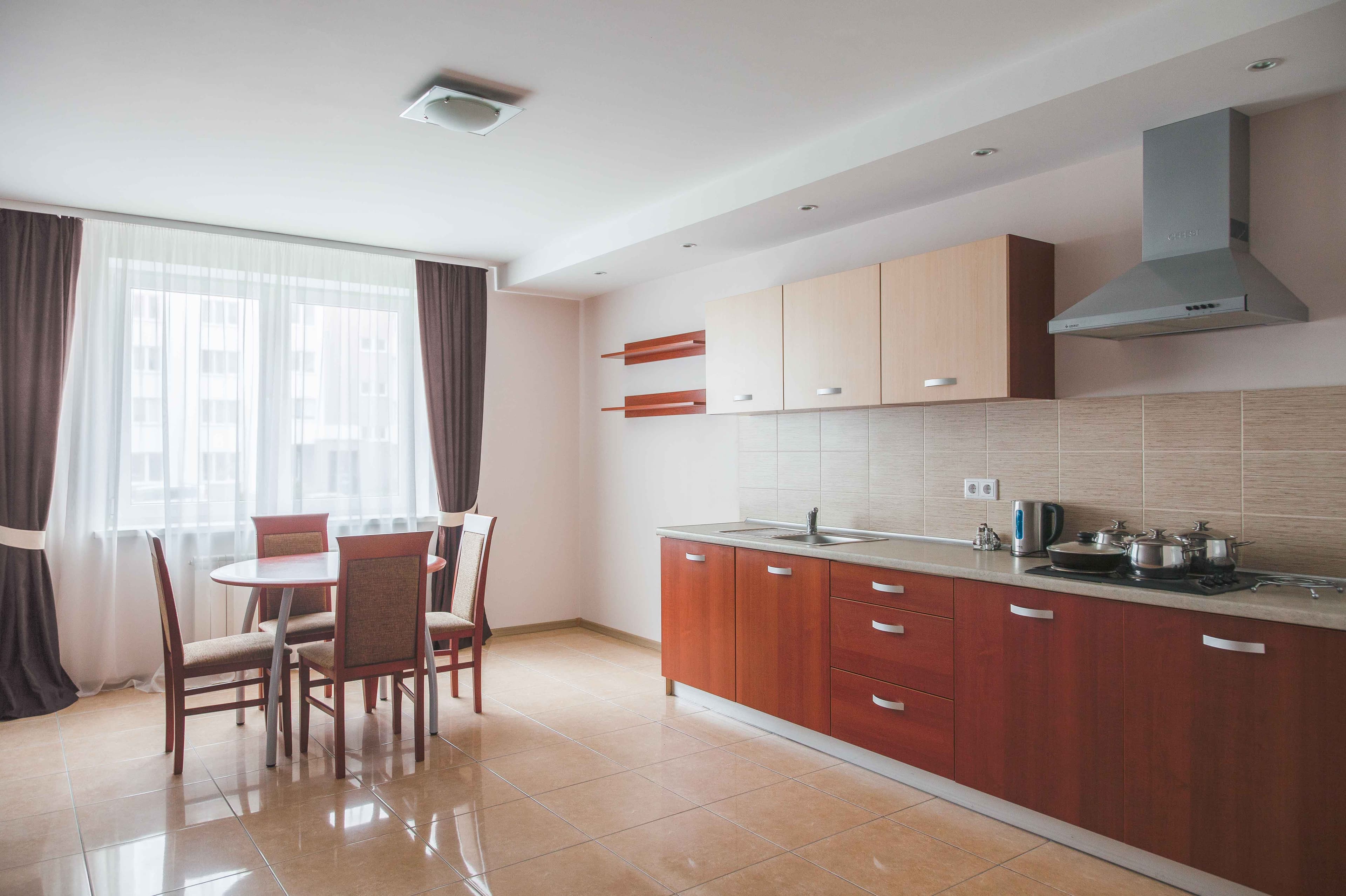 Семейные апартаменты — двуспальная кровать + диван, 84 м², Comfort Hotel Минск — фото 3