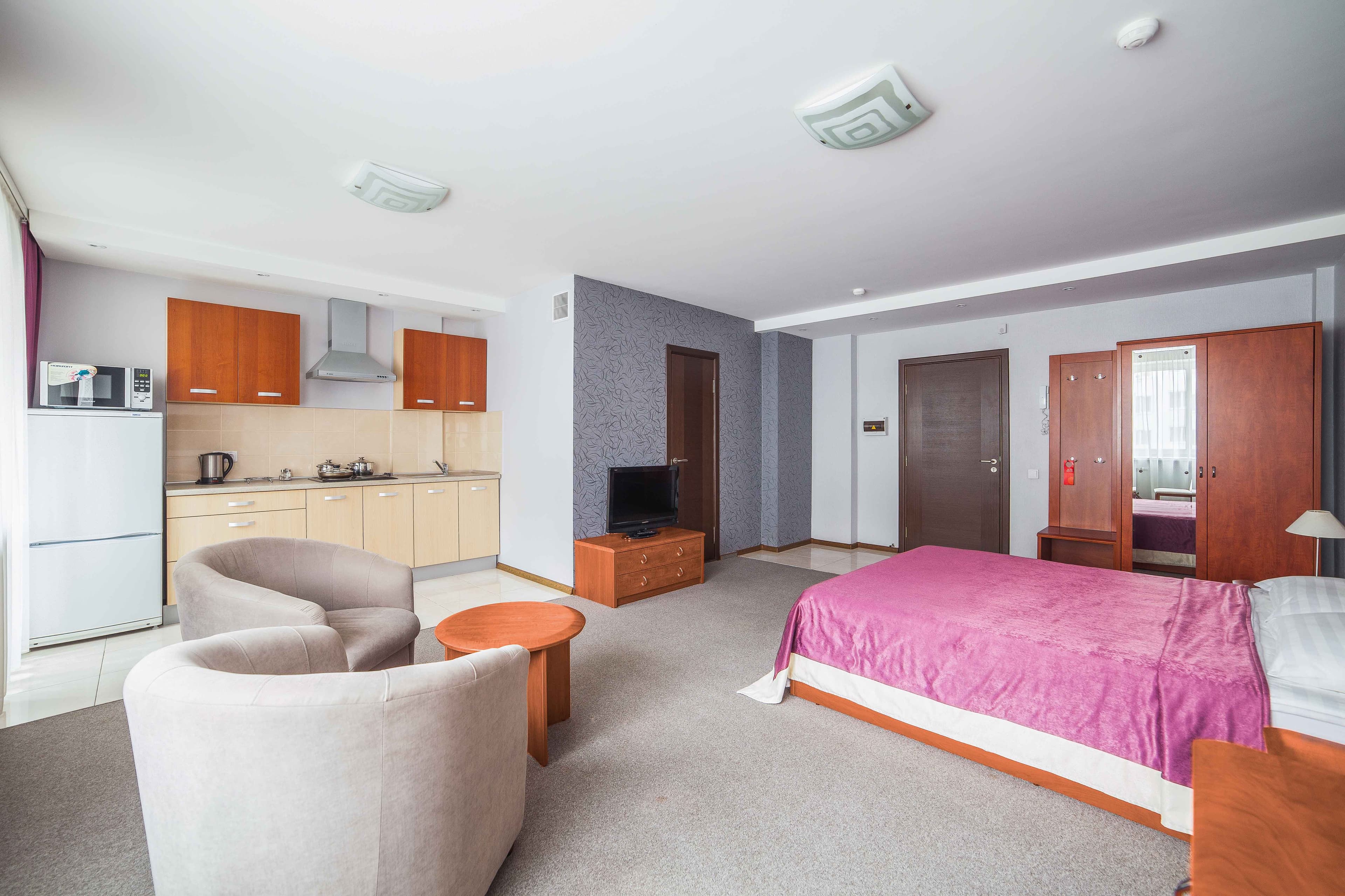 Студио DOUBLE — двуспальная кровать, 38 м², Comfort Hotel Минск — фото 2